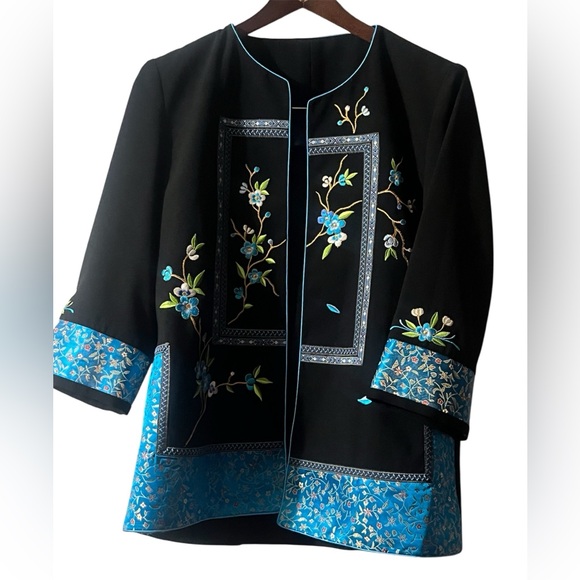 The Unbranded Brand Jackets & Blazers - Floral Embroidered Black and Blue Women's Jacket Sz L Women